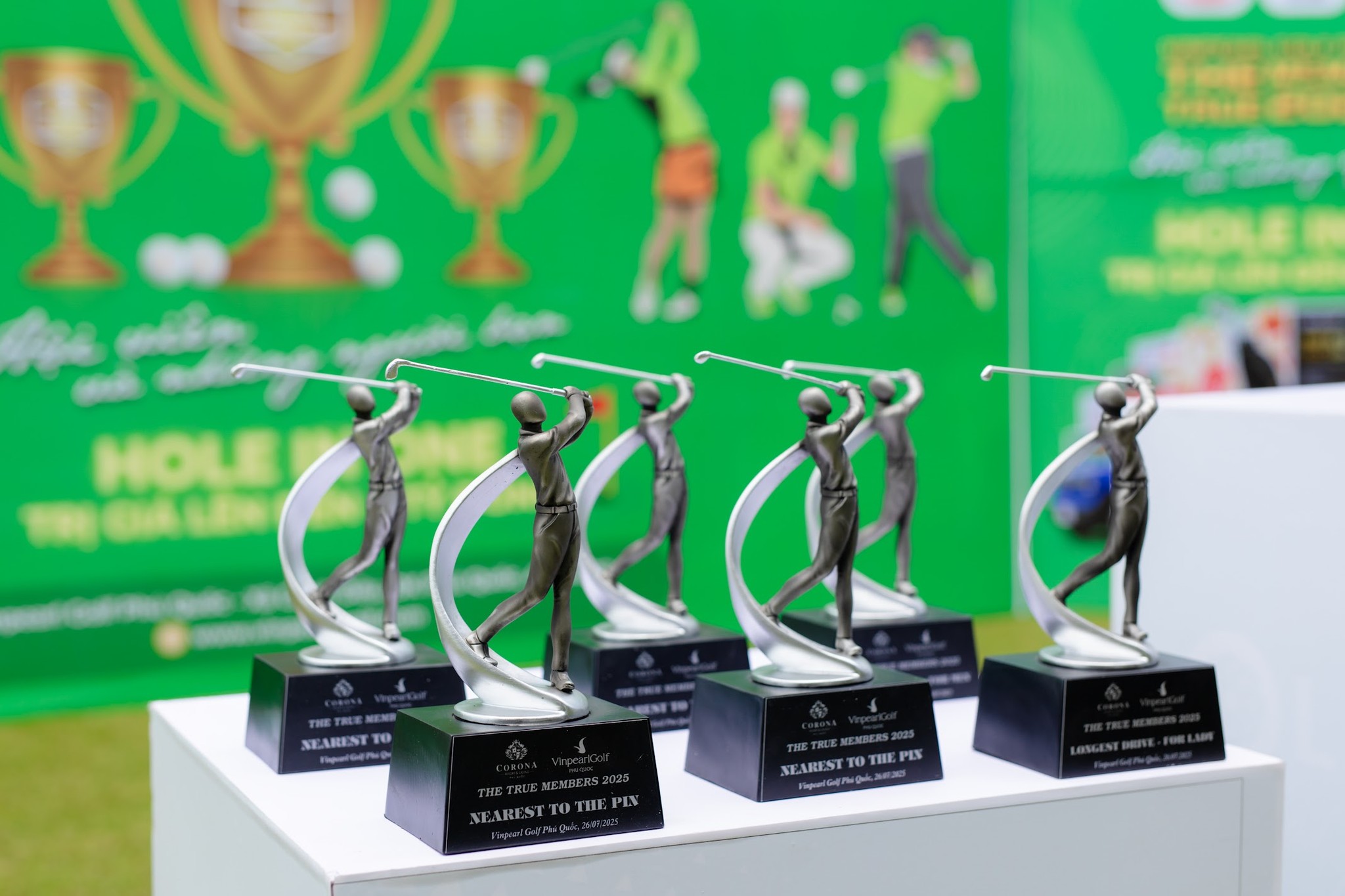 EcoWater vinh dự l&agrave; nh&agrave; t&agrave;i trợ đồng h&agrave;nh c&ugrave;ng c&aacute;c golfer